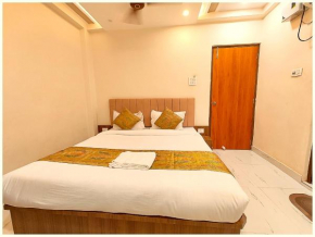 SEA VIEW HOTEL M K L P near sea beach and temple